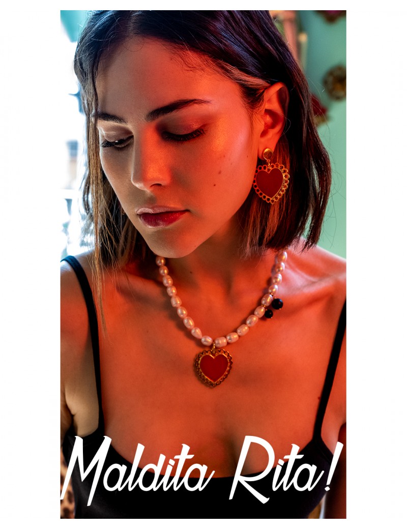 Celia Blanco con gargantilla y pendientes Wonderland de la marca Maldita Rita venta online