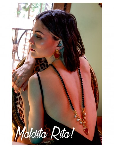 collar largo de zamak y baño de plata con perlas naturales colección Wonderland de Maldita Rita venta online